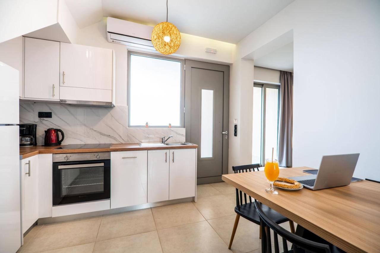 Aegean Breeze Luxury Apartments Next To The Sea Maleme  Exterior photo